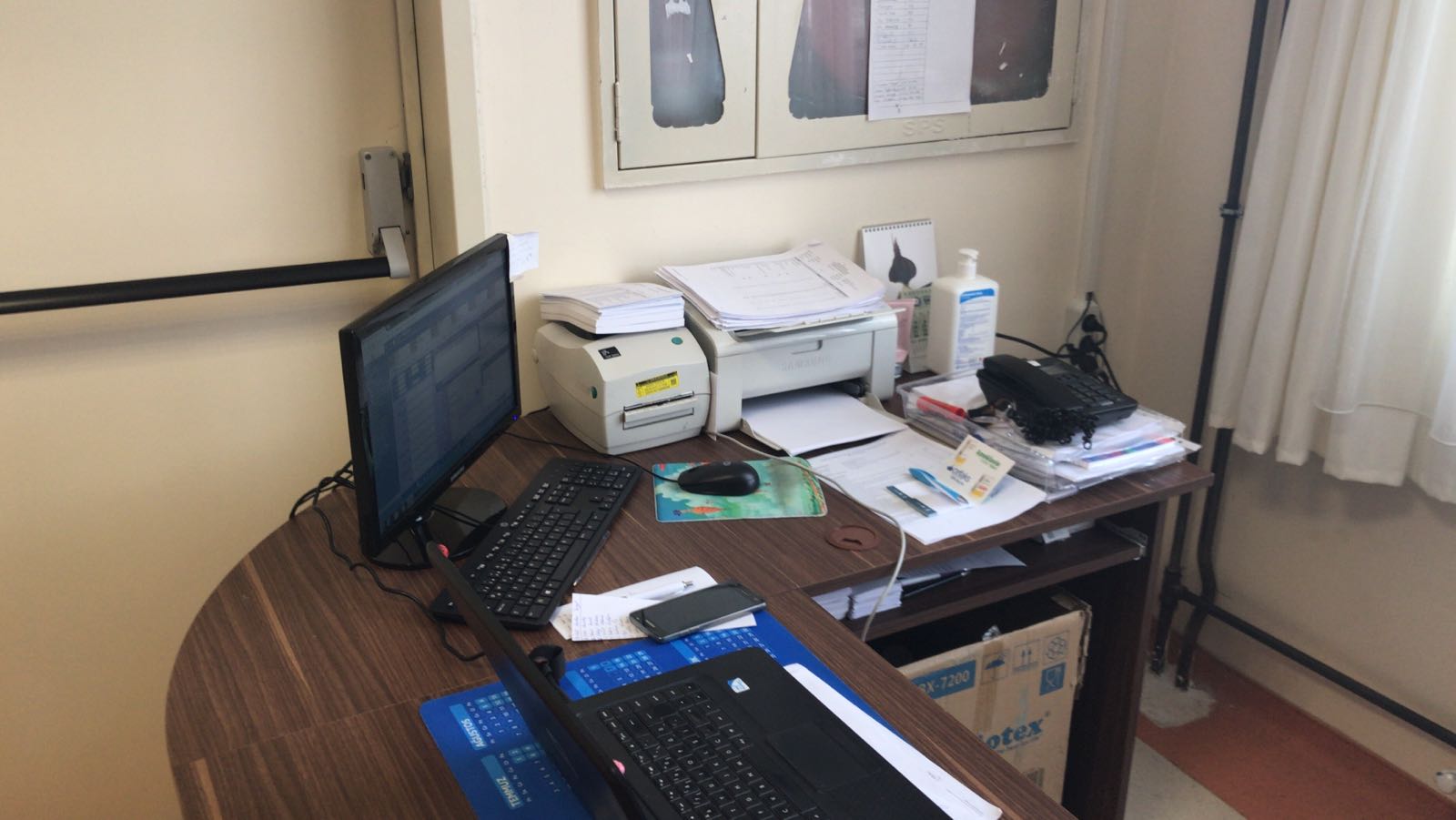 Tibbi sekreter masası